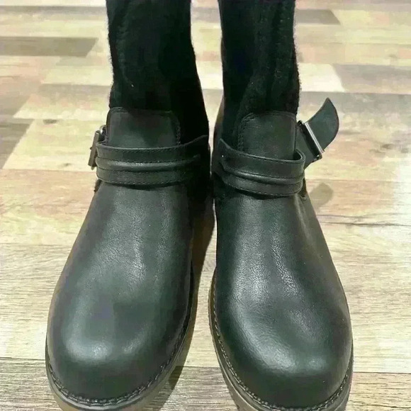 NWOT Chinese Laundry
Dirty Laundry By Chinese Laundry Women's Roger That Boot - Picture 3 of 11